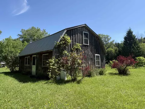 255 Canal Ln, North Hero, VT 05474