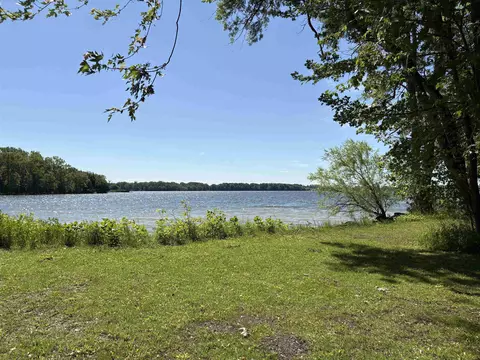 255 Canal Ln, North Hero, VT 05474