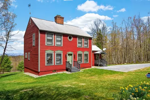 142 Schenkar Rd, Pownal, VT 05261