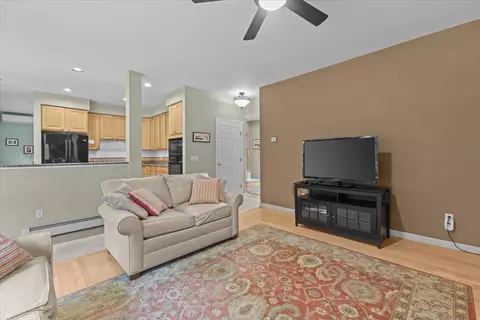Living - 182 Barrett Ln, Williston, VT 05495 photo 6 of 7