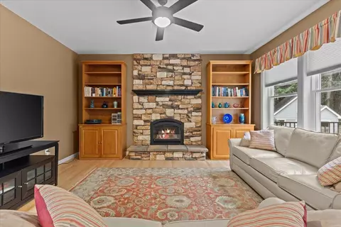 Living - 182 Barrett Ln, Williston, VT 05495 photo 4 of 7
