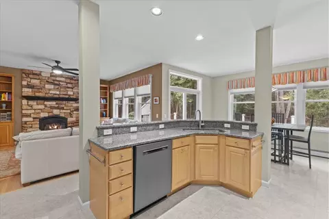 Kitchen - 182 Barrett Ln, Williston, VT 05495 photo 5 of 5