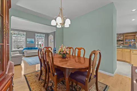 Dining - 182 Barrett Ln, Williston, VT 05495 photo 2 of 3