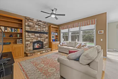Living - 182 Barrett Ln, Williston, VT 05495 photo 3 of 7