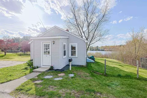 64 School St, Allenstown, NH 03275