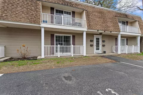 4 Deer St #13, Tilton, NH 03276
