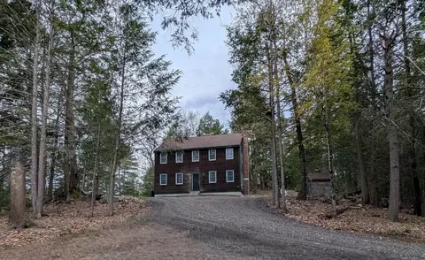 22 Rock Rimmon Rd, Danville, NH 03819