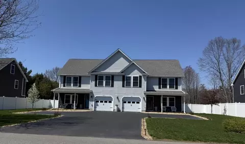 81 Foggs Ln # A, Seabrook, NH 03874