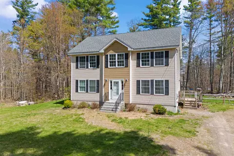 28 Dougherty Ln, New Boston, NH 03070