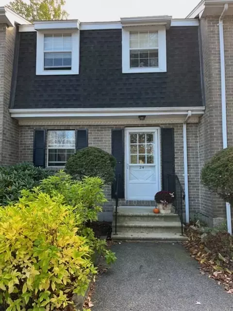 24 Fieldstone Dr, Londonderry, NH 03053
