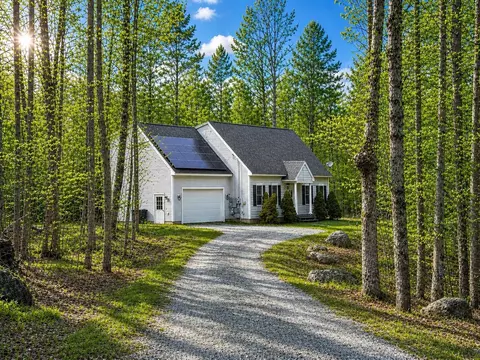 57 Scenic Dr, Stoddard, NH 03464