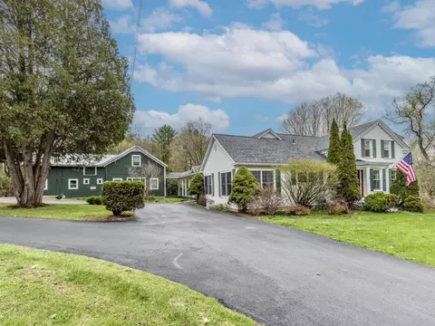 77 River St, Milton, VT 05468