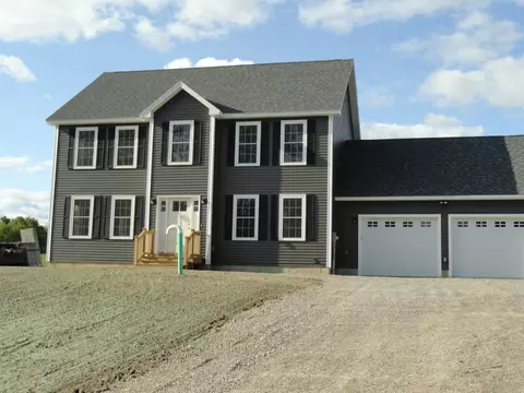 91 Fairview Dr, Pittsfield, NH 03263