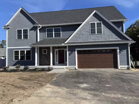 113 Concord St, Nashua, NH 03064