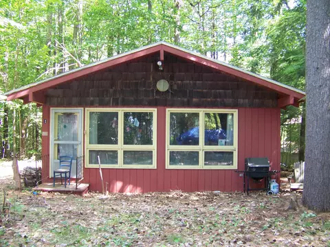 1 Museum Shores Rd, Wolfeboro, NH 03894