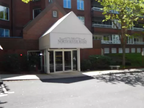 300 River Rd #504, Manchester, NH 03104