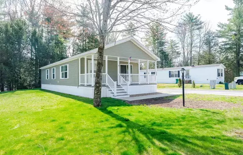 71 Eagle Dr, Rochester, NH 03868