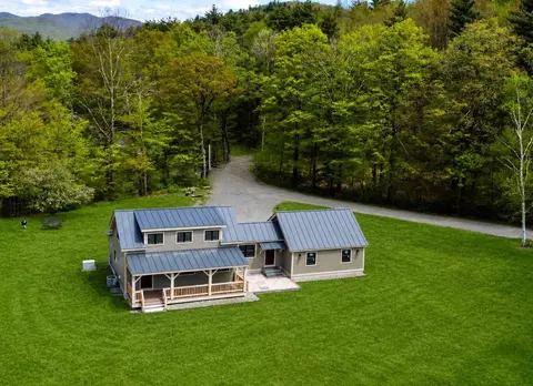 42 Mountain Rd, Middletown Springs, VT 05757