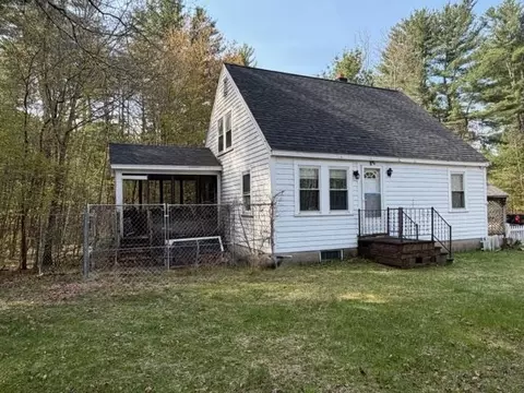 14 Hall Ave, Merrimack, NH 03054