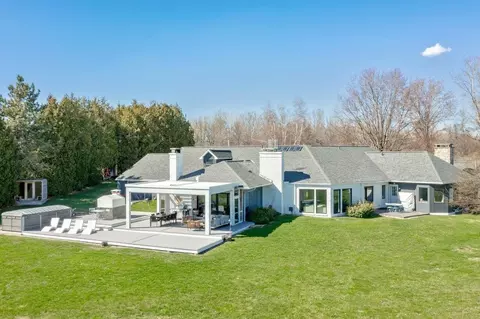 431 Mcgregor Pt, Alburgh, VT 05440