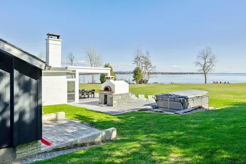 Exterior - 431 Mcgregor Pt, Alburgh, VT 05440 photo 5 of 13