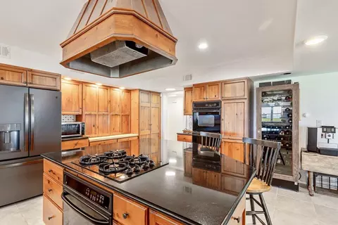 Kitchen - 431 Mcgregor Pt, Alburgh, VT 05440 photo 3 of 4