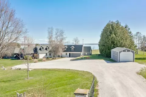 Exterior - 431 Mcgregor Pt, Alburgh, VT 05440 photo 2 of 13