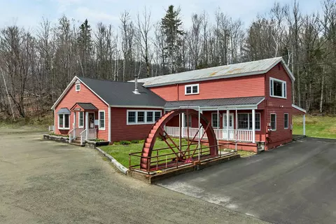 1955 Presidential Hwy, Jefferson, NH 03583