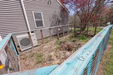 Exterior - 222 Hampstead Rd, Derry, NH 03038 photo 4 of 10