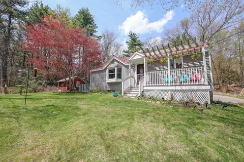 222 Hampstead Rd, Derry, NH 03038