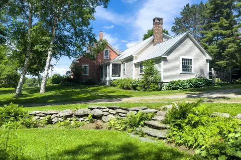 994 Pearl Lake Rd, Sugar Hill, NH 03586