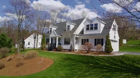 10 Outlook Ln, Jericho, VT 05465