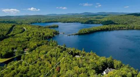 109 S Cove Rd, New London, NH 03257