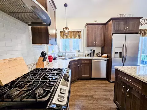 Kitchen - 55 Windsor Rd, Epsom, NH 03234 photo 2 of 3