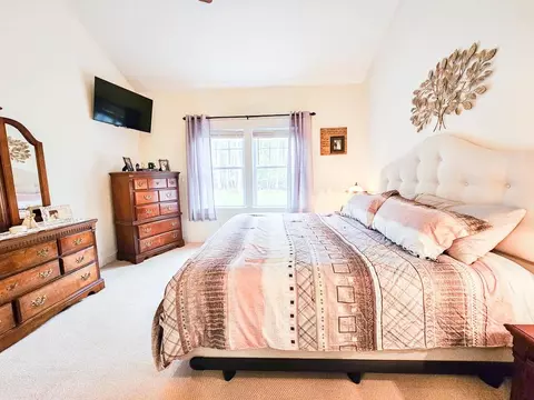 Bedroom - 55 Windsor Rd, Epsom, NH 03234 photo 4 of 7