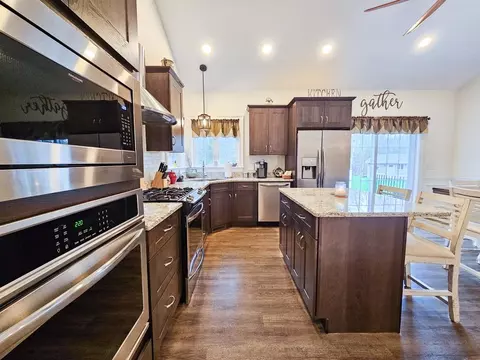 Kitchen - 55 Windsor Rd, Epsom, NH 03234 photo 1 of 3