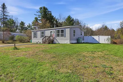 147 Salmon Falls Rd, Rochester, NH 03868