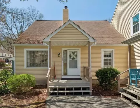 112 Winterwood Dr, Londonderry, NH 03053