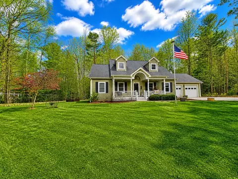 9 Clover Ln, Newport, VT 05855