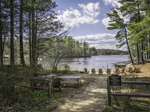 21 Brustle Rd, Nottingham, NH 03290