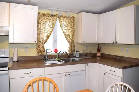 24 Okane Ave, Bethlehem, NH 03574 photo 8
