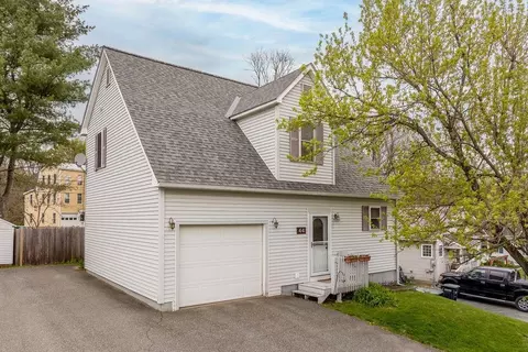 44 Acorn St, White River Junction, VT 05001