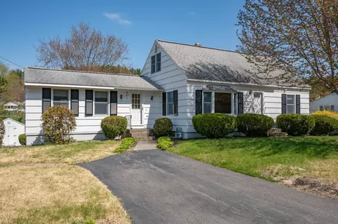 17 Stevens Ave, Merrimack, NH 03054