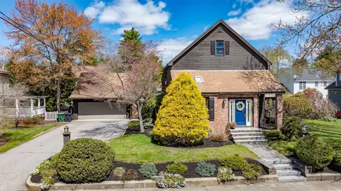 5 Ashland St, Nashua, NH 03064