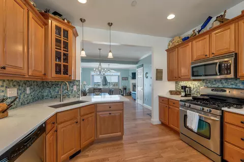 Kitchen - 24 Harbor Rd #9, Hampton, NH 03842 photo 2 of 3