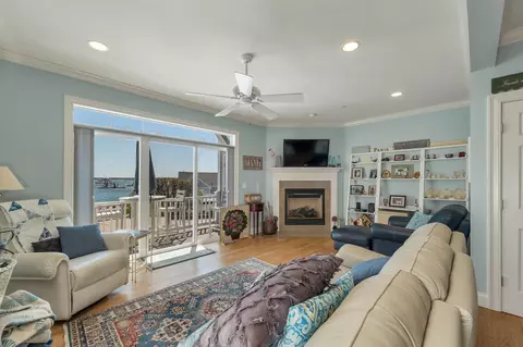 Living - 24 Harbor Rd #9, Hampton, NH 03842 photo 1 of 4