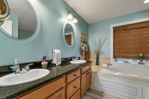 Bath - 24 Harbor Rd #9, Hampton, NH 03842 photo 4 of 9