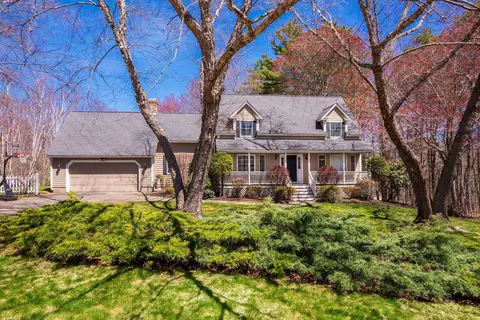 1 Meadowlark Dr, York, ME 03909