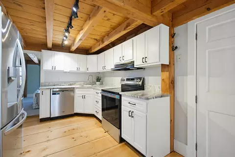 Kitchen - 6 Fifield Ln #B, Stratham, NH 03885 photo 2 of 2