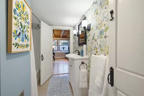 Bath - 6 Fifield Ln #B, Stratham, NH 03885 photo 1 of 6